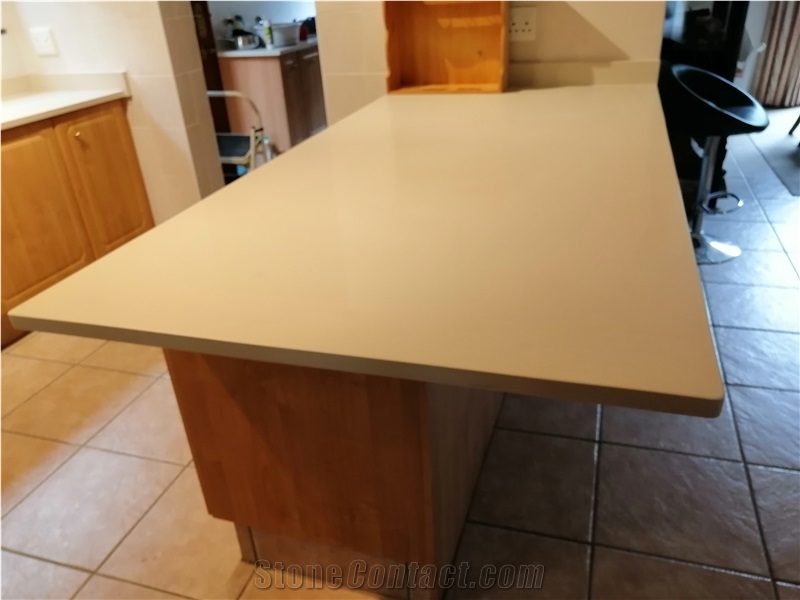 Caesarstone Quartz Modern Kitchen Countertops
