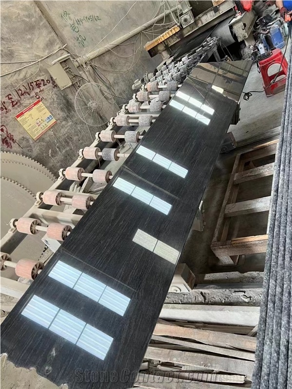 Factory Price Sandalwood Grain Black Granite Stone Staircase