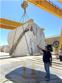 Vigaria Cream Marble Blocks