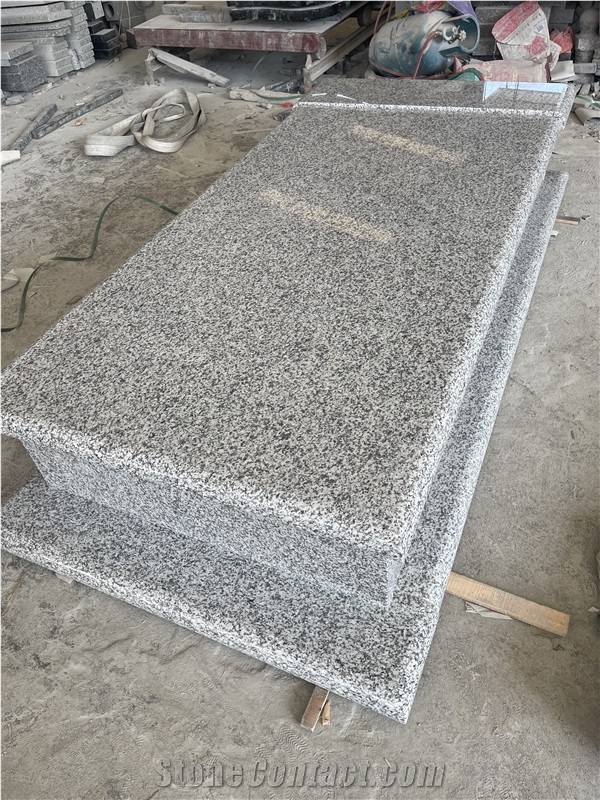 Jilin White Granite Tombstone