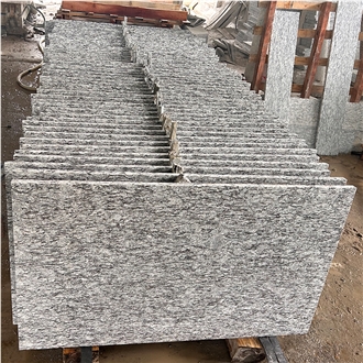 Spray White Granite Tiles And Slabs