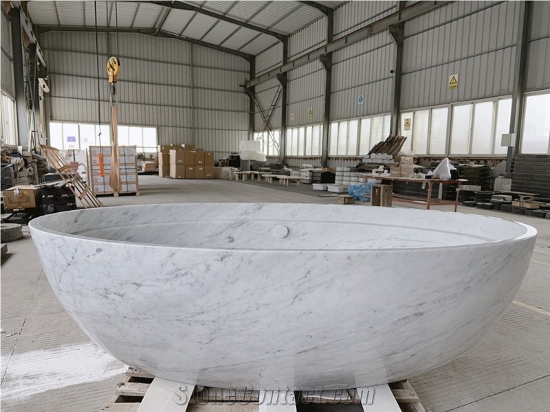 Bianco Cararra Freestanding Oval Bathtub
