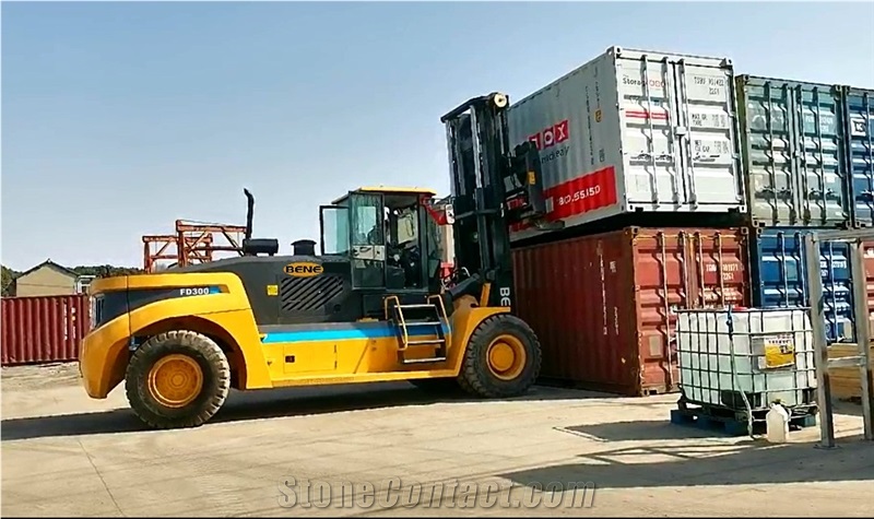 Chinese 30 Ton Heavy Duty Forklift FD300 Forklift With Cummins Engine