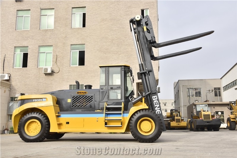 Chinese 30 Ton Heavy Duty Forklift FD300 Forklift With Cummins Engine