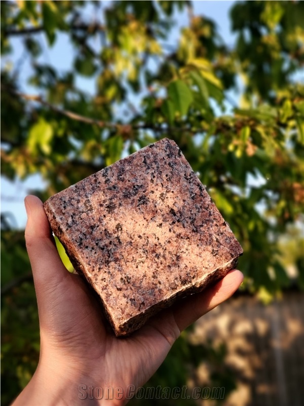 Ukrain Granite Red Pomegranate, Side Split, Top Flamed Cubes