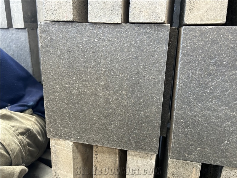China Black Basalt Tiles Stone For Outdoor Floor