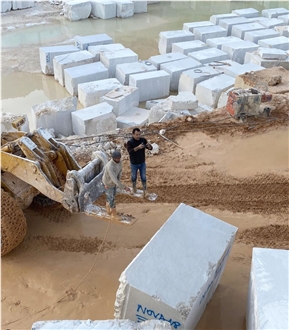 Amedian Beige Marble Quarry