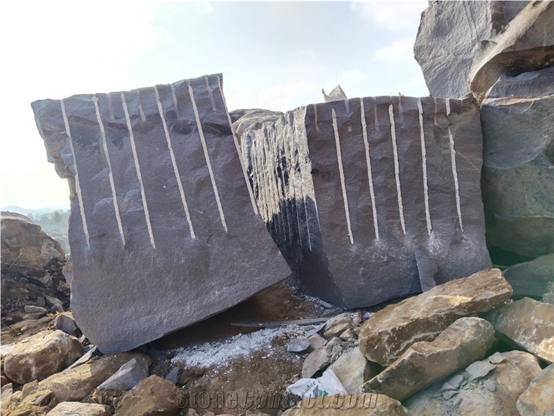 Asian Top Brown Granite Quarry