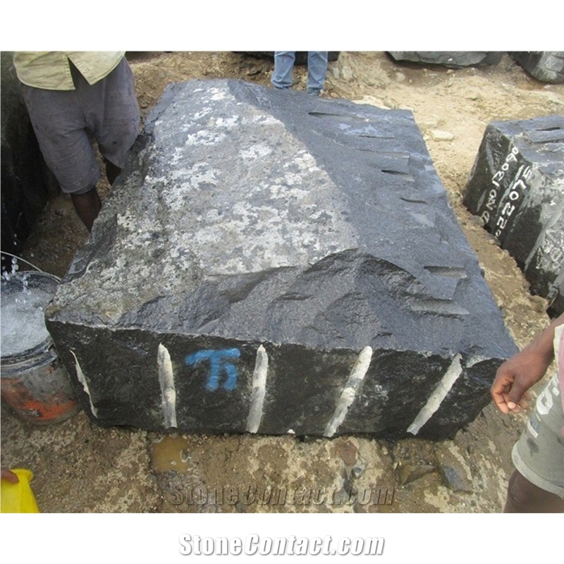 G20 Dark Bengal Black Granite Rough Blocks