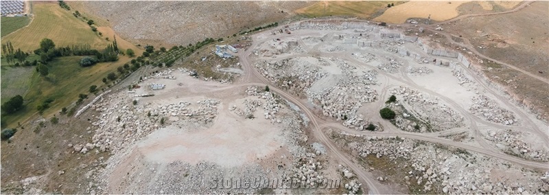 Grano Travertine Quarry