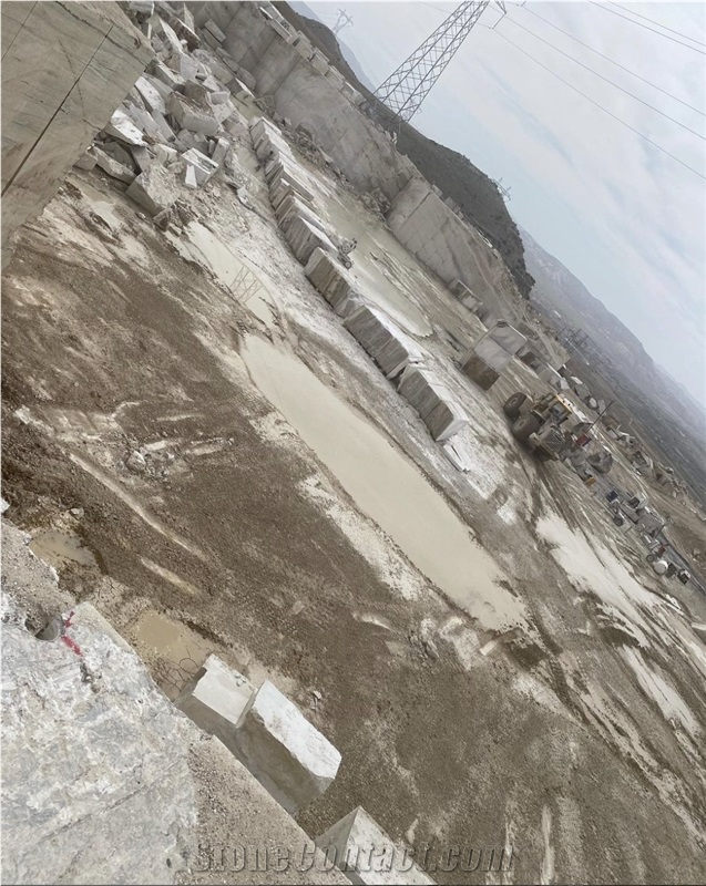 Nurdal Noche Travertine Quarry
