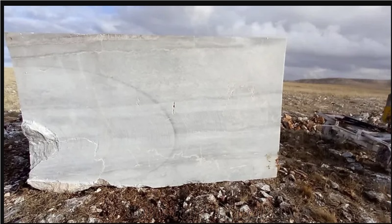 Dolce Luna Marble Quarry