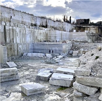 Travertino Di Rapolano - Ocean Blue Travertine Quarry