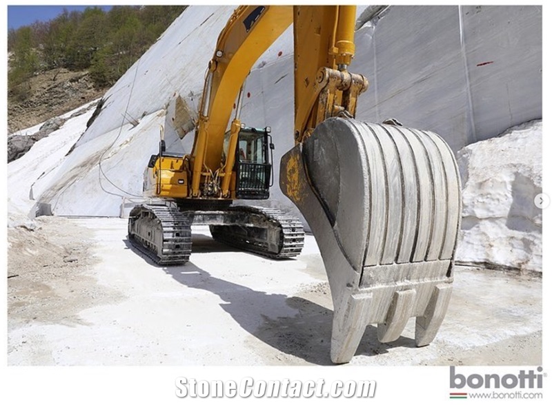 Bianco Altissimo Marble Quarry