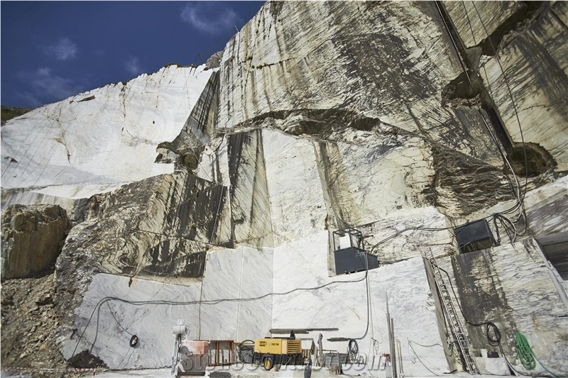 Fantastico Arni Marble Quarry