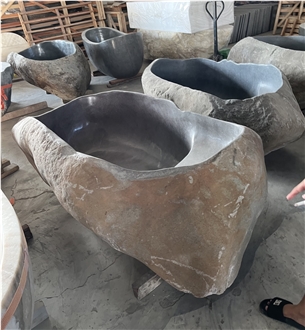 River Stone Natural Bathtub