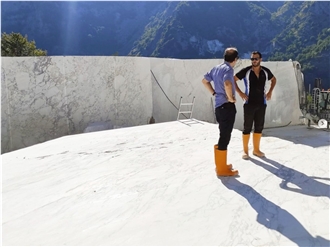 Calacatta Viola Marble Quarry