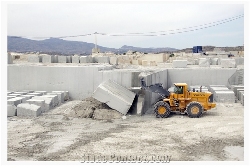 Azul Bateig Limestone Quarry