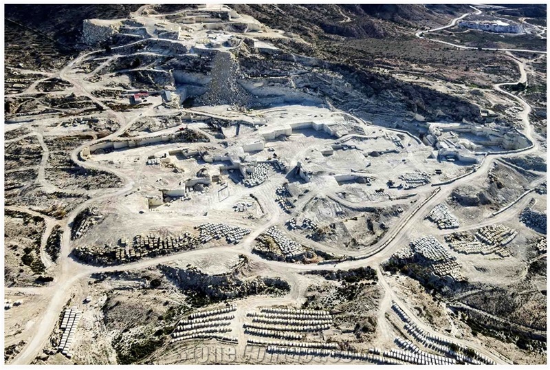 Azul Bateig Limestone Quarry