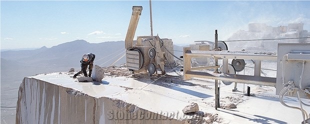 Crema Marfil Marble Quarry