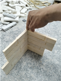Ledger Stone Yellow Cornor Veneer