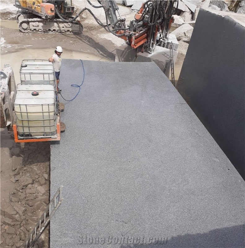 Tarn Gros Grain Granite Quarry