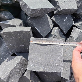 Chinse Zhangpu Black Basalt Six Split Edge Cobble Stones