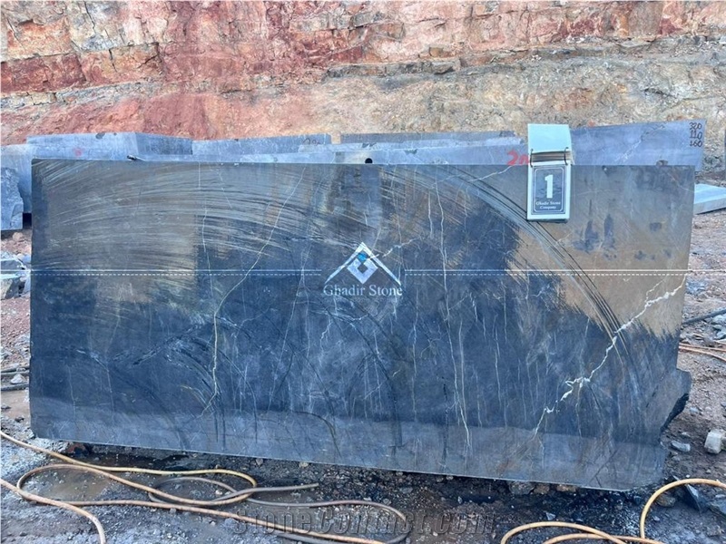 Black Maku Marble Blocks