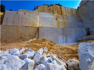 Alpinus Granite - Alpinus Super Crystal Granite Quarry