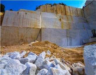 Branco Cintilante Marble Quarry