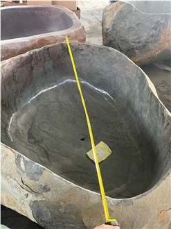 River Stone Bathtub