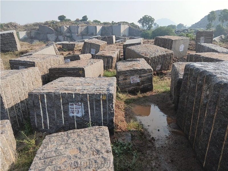 Tan Brown Granite Blocks