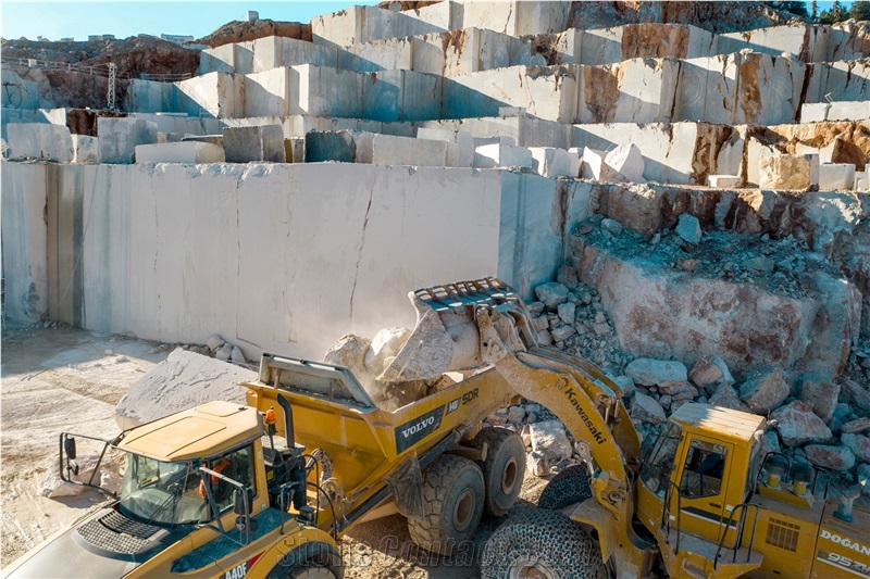 Tundra Grey Marble Quarry