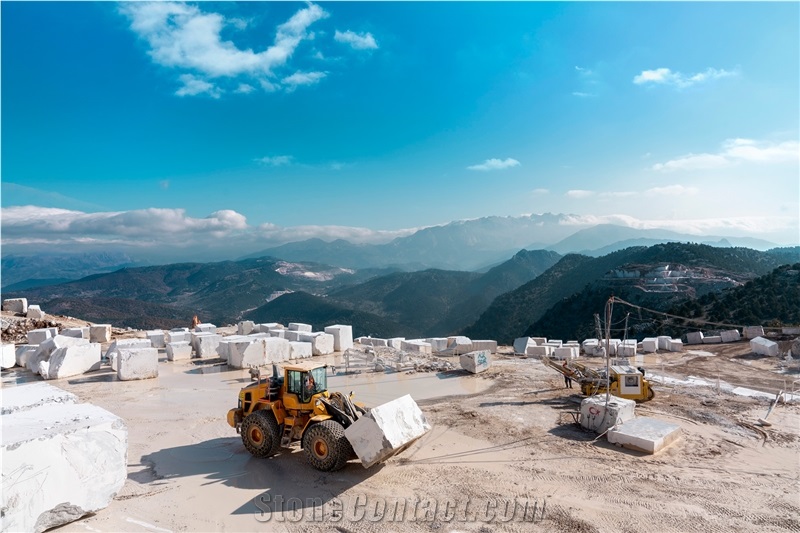 Tundra Grey Marble Quarry
