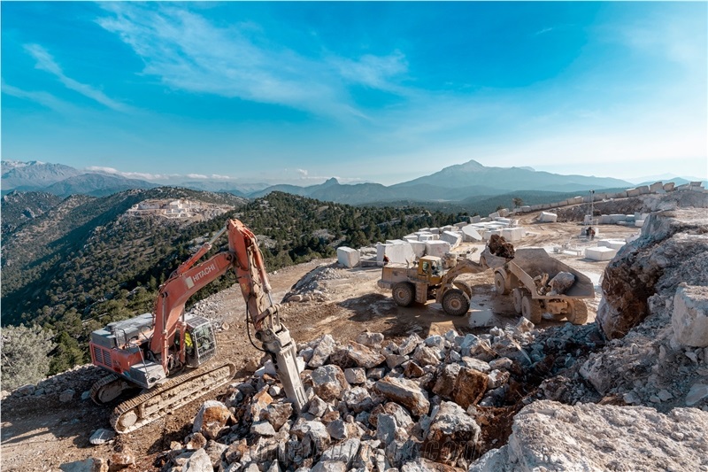 Tundra Grey Marble Quarry