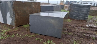 Estuary Black Granite Blocks