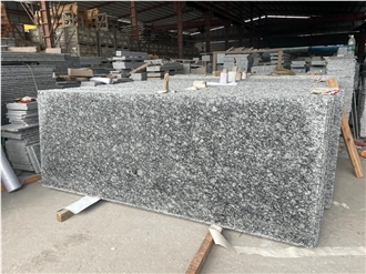 Spray White Granite Slabs Tiles