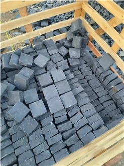 China Durable Zhangpu Black Basalt Split Cobble Stone
