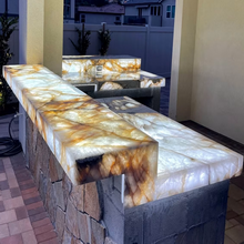 cristallo quartzite backlit