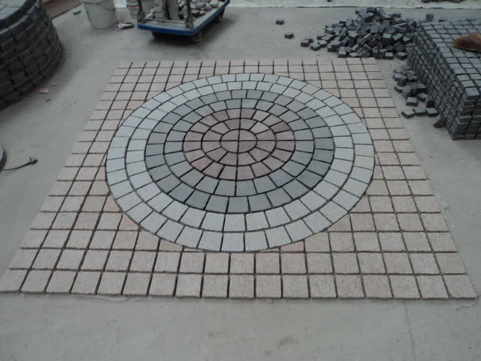 Grey Fan Pattern Granite Cobbles Driveway Paver On Mesh