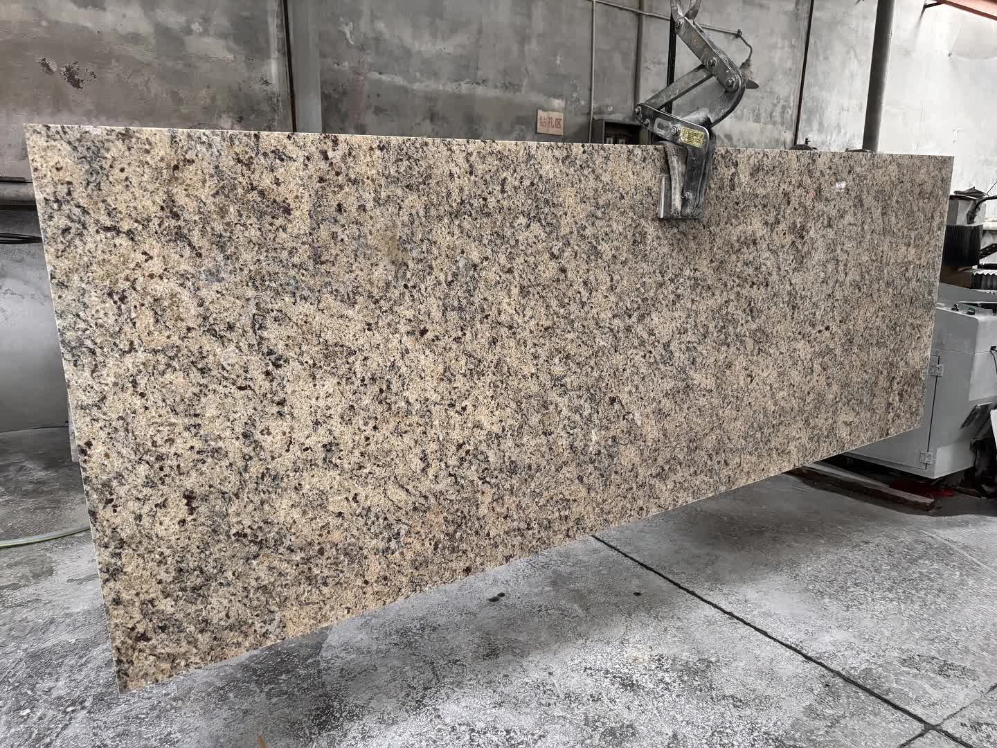 Brazil New Venetian Gold Granite Kitchen Countertops