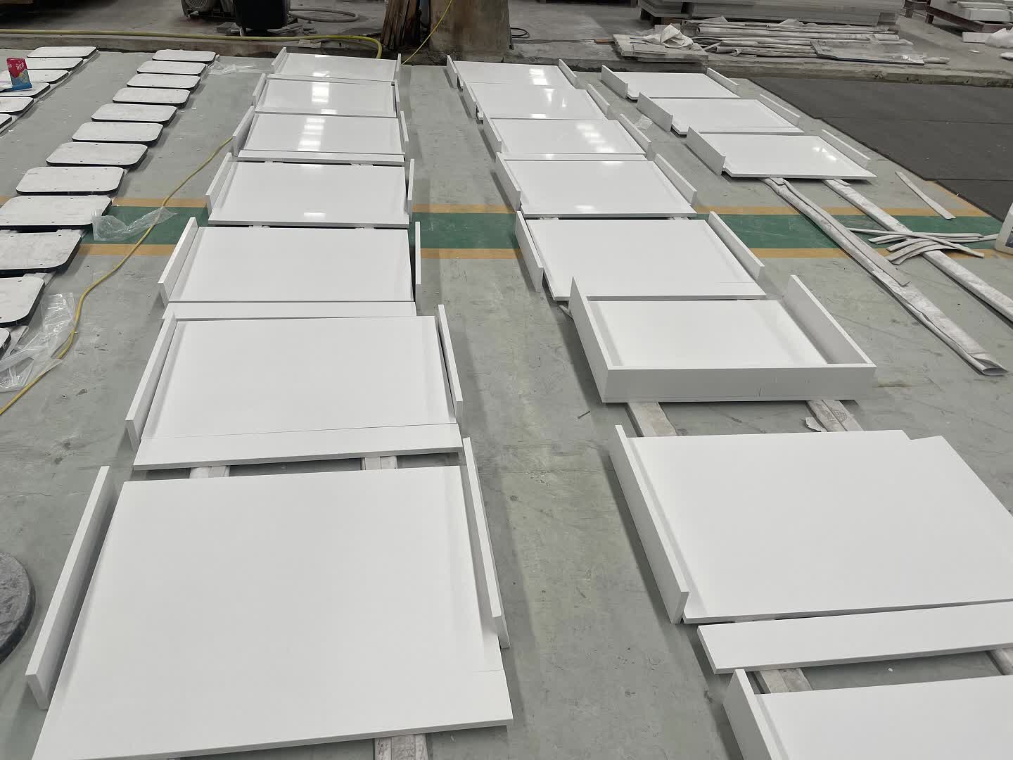 China White Artifical Artificial Quartz Bathroom Countertop