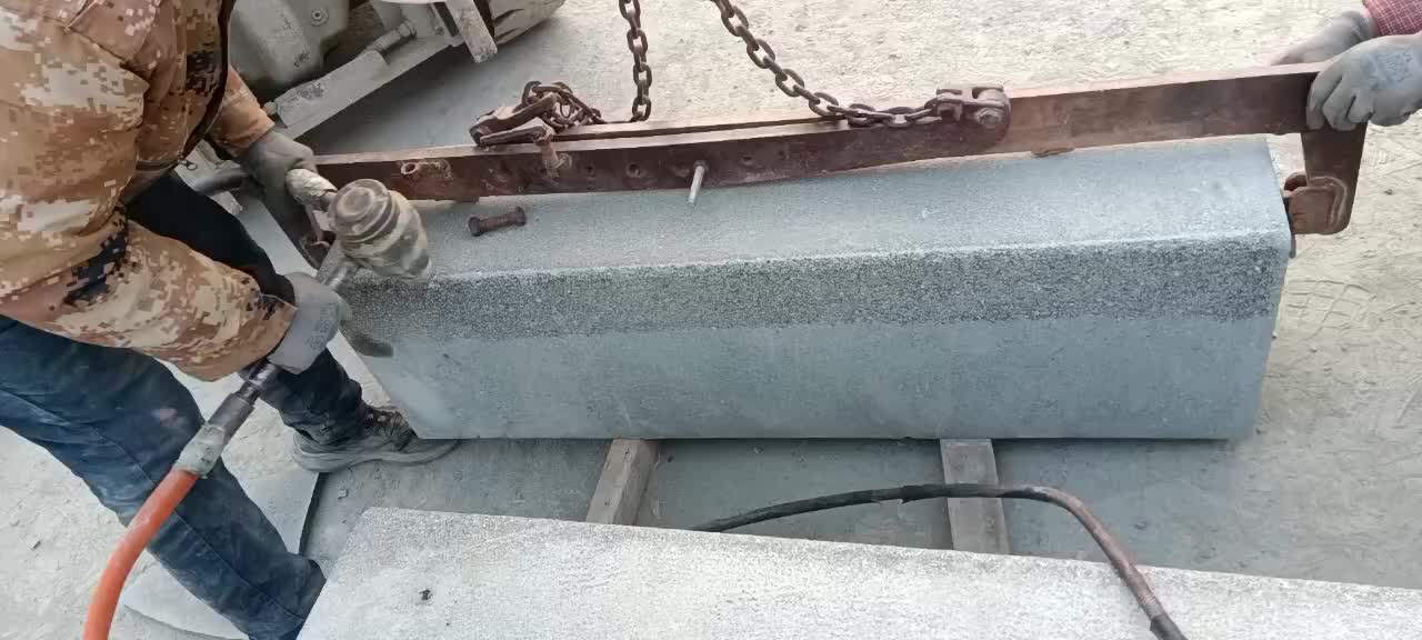 High Quality Shandong G654 Dark Grey Curbstone