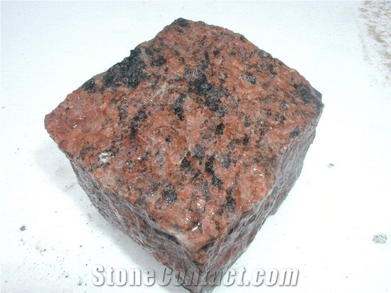 Vanga Red Granite Cobble Stone