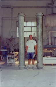 Column in Granite Kashmire White