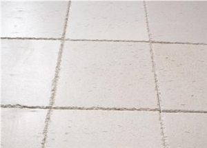 Tumbled Beige Limestone Slabs & Tiles