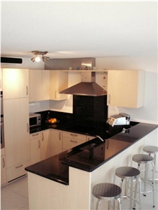 Countertop in Spectrolite Granite