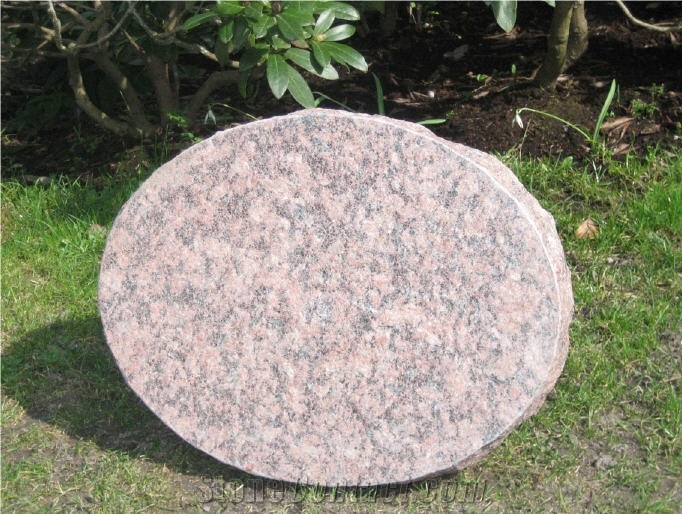 Red Vanga Granite Gravestone