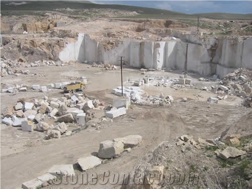 Afyon Travertine Quarry, Turkey Beige Travertine Block