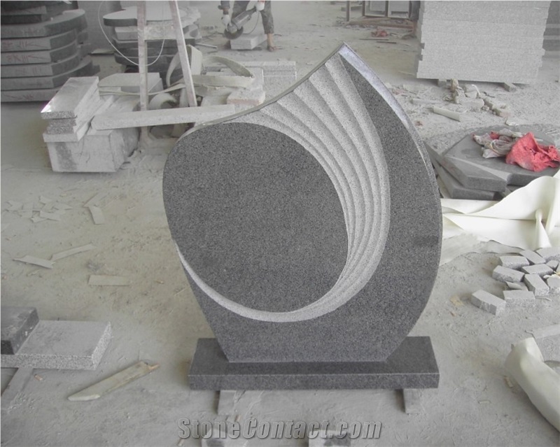 G654 Middle Flower Headstone